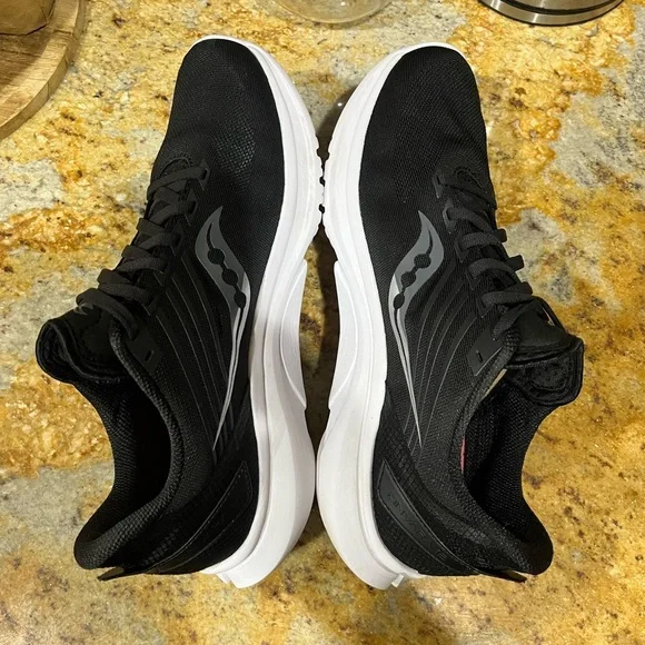 Saucony kinvara 12 size 11 - Picture 5 of 8